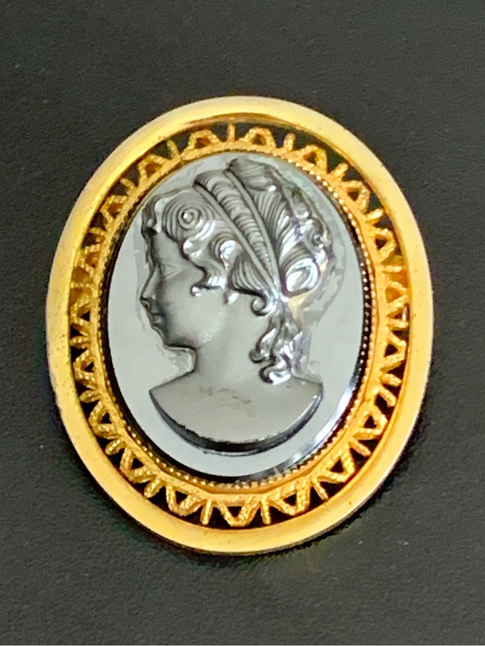 Vintage Black Glass Cameo Brooch: Goldtone Victorian